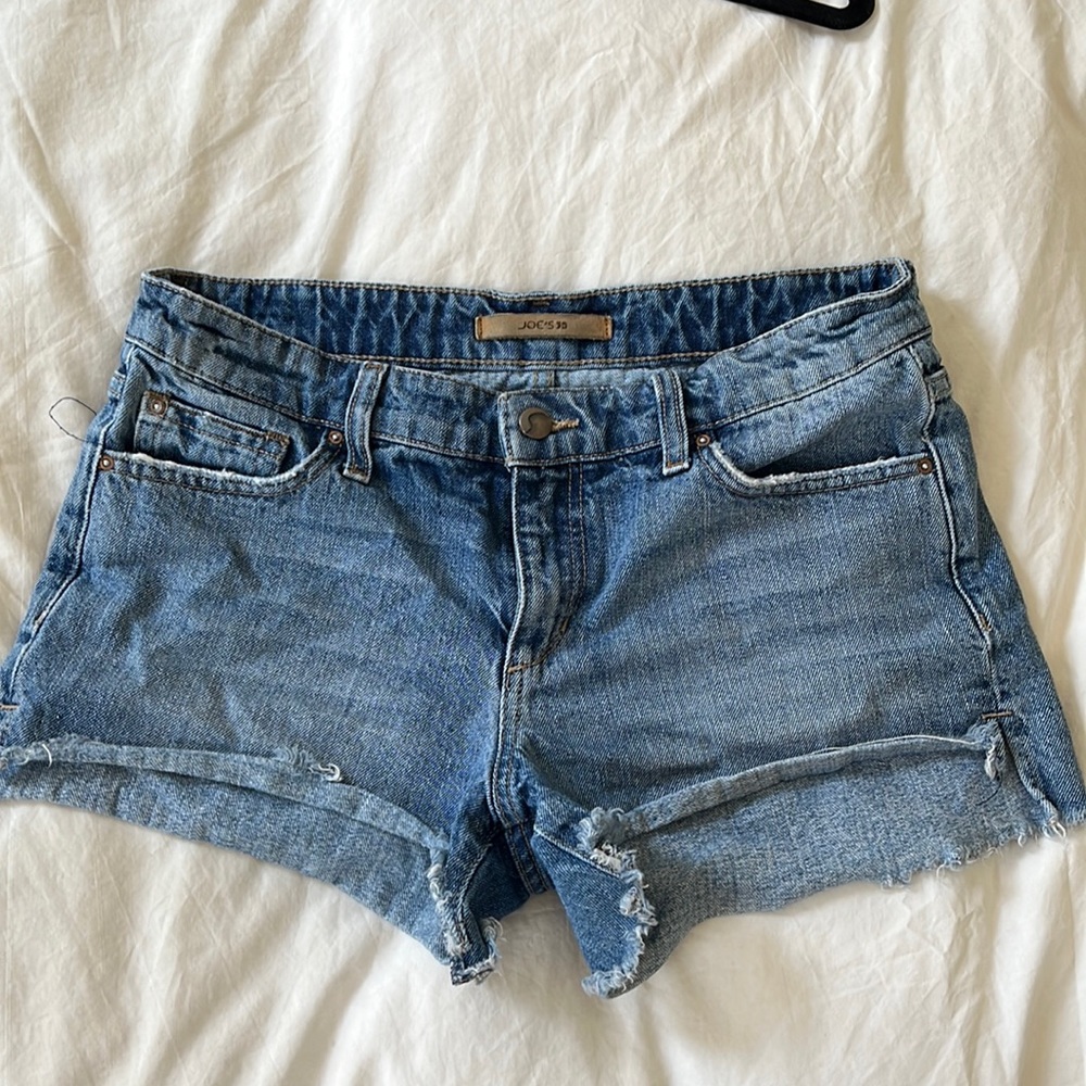 Joe’s 55 Jean shorts size 28